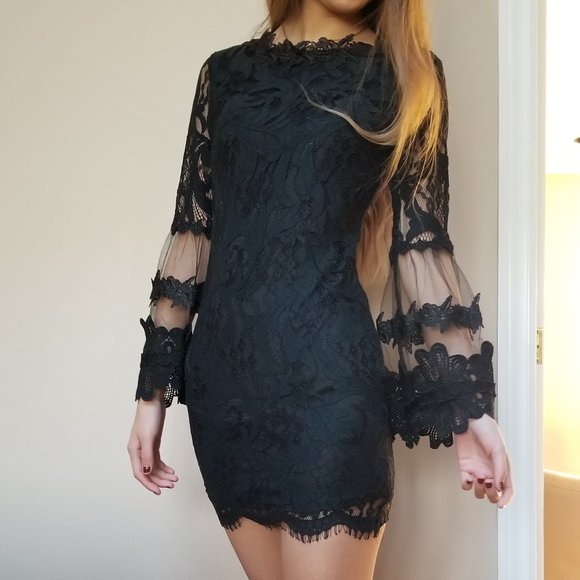 Black lace dress - Picture 1 of 5